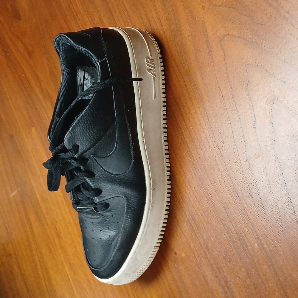 Black Nikes